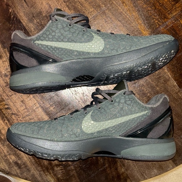 Kobe 6 Fade to Black (Brand New) Authentic Size: 9.5 - Picture 9 of 10